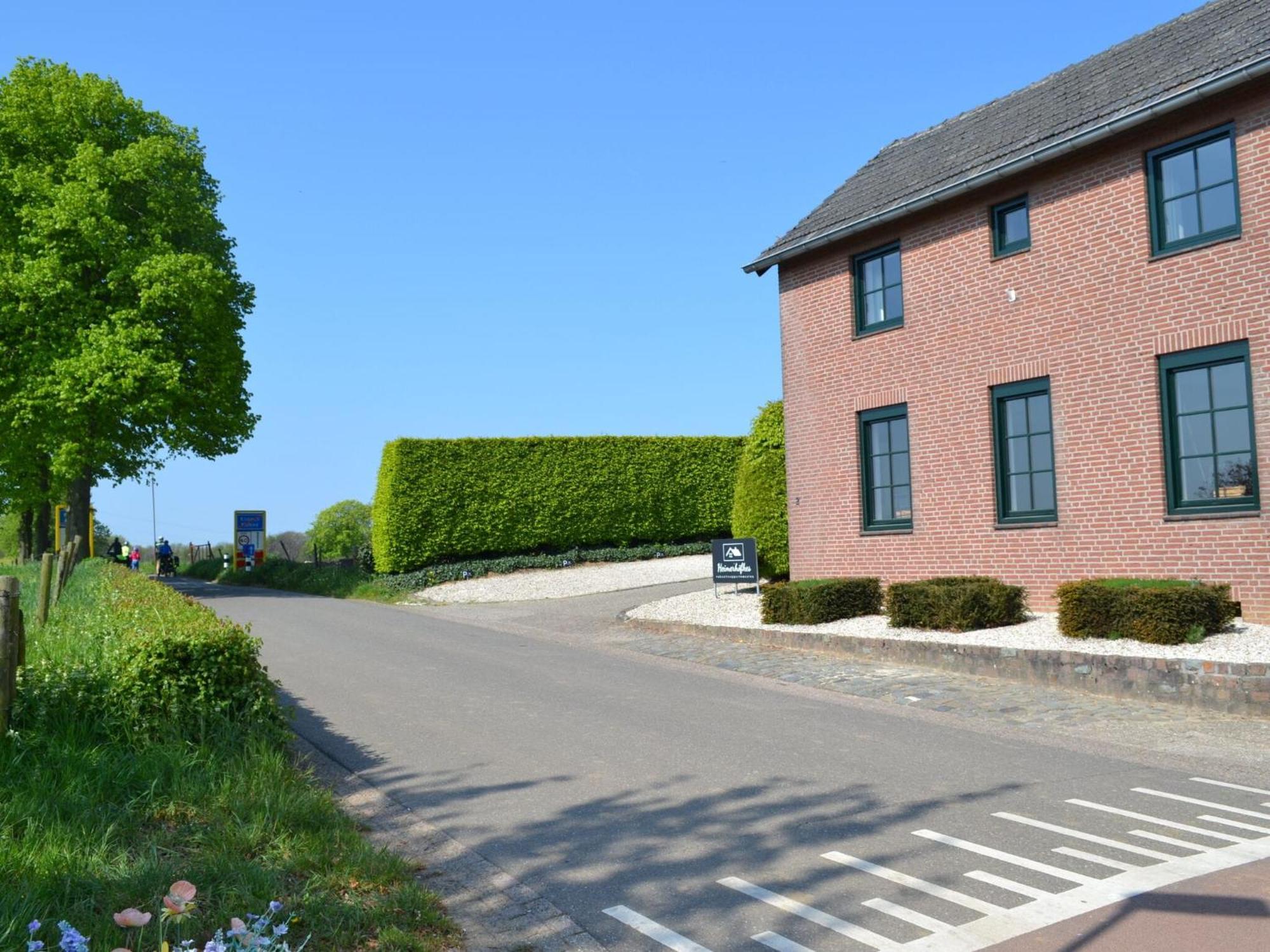 Attractive Farmhouse In South Limburg With Terrace Klimmen Exterior foto