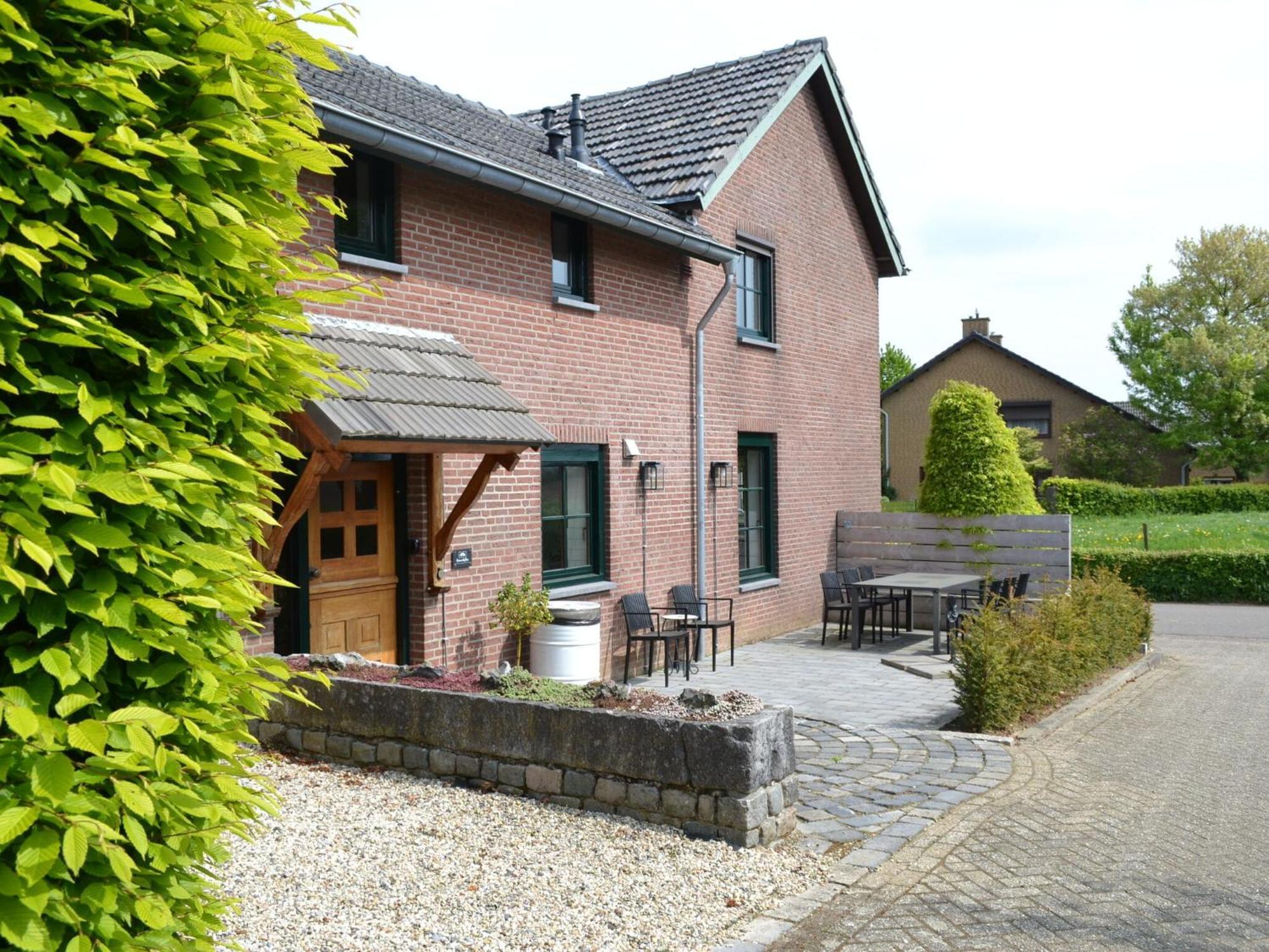 Attractive Farmhouse In South Limburg With Terrace Klimmen Exterior foto